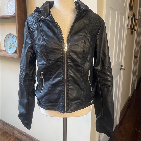 Ci Sono Jackets & Blazers - Ci SONO Black Faux Leather Motorcycle Jacket Detachable Sweater Hood, Size Large